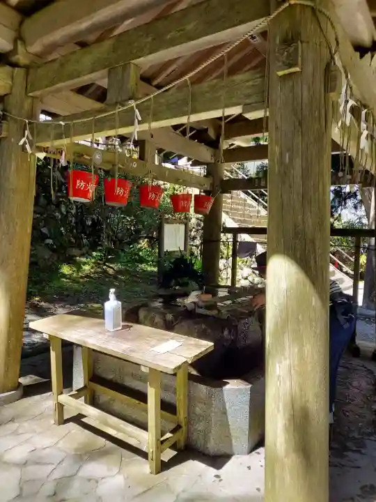 玉置神社の{uncategorized: "未分類", other: "その他", undefined: "問題あり", building: "その他建物", grave: "お墓", sacred_gate: "鳥居", guardian: "狛犬", statue: "像", buddha: "仏像", history: "歴史", nature: "自然", garden: "庭園", animal: "動物", pagoda: "塔", temizu: "手水舎", mountain_gate: "山門・神門", sanctuary: "本殿・本堂", subordinate: "末社・摂社", art: "芸術", scenery: "景色", jizo: "地蔵", ema: "絵馬", goshuin: "御朱印", omikuji: "おみくじ", items: "授与品その他", amulet: "お守り", goshuincho: "御朱印帳", eats: "食事", festival: "お祭り", votive_dance: "神楽", shichigosan: "七五三参", wedding: "結婚式", experience: "体験その他", initially: "初詣", around: "周辺", anti_infection: "感染症対策"}