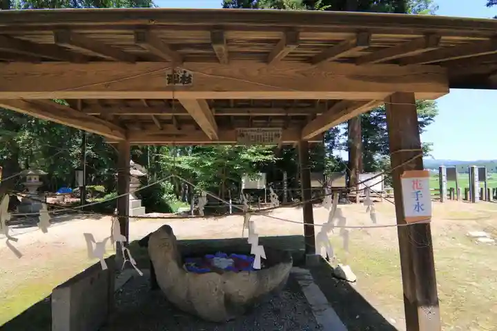 田村神社の手水舎