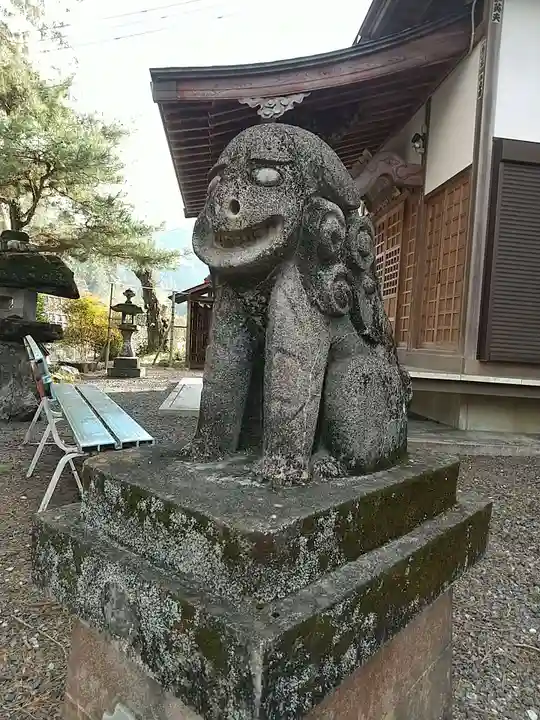 借宿神社の狛犬