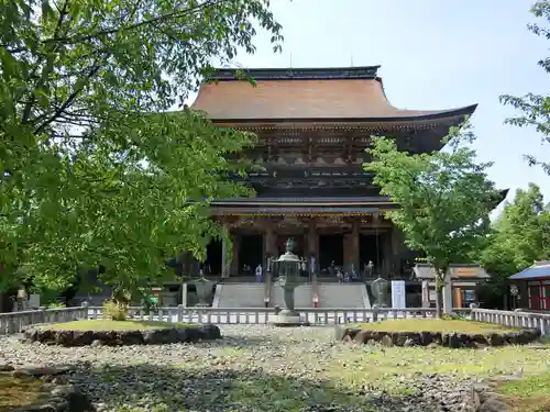 金峯山寺の本殿