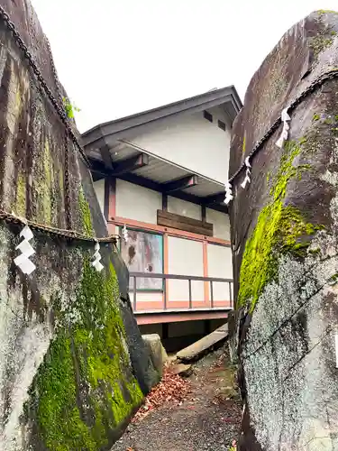 三ツ石神社の建物その他