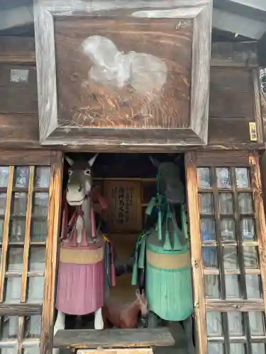 盛岡八幡宮の{uncategorized: "未分類", other: "その他", undefined: "問題あり", building: "その他建物", grave: "お墓", sacred_gate: "鳥居", guardian: "狛犬", statue: "像", buddha: "仏像", history: "歴史", nature: "自然", garden: "庭園", animal: "動物", pagoda: "塔", temizu: "手水舎", mountain_gate: "山門・神門", sanctuary: "本殿・本堂", subordinate: "末社・摂社", art: "芸術", scenery: "景色", jizo: "地蔵", ema: "絵馬", goshuin: "御朱印", omikuji: "おみくじ", items: "授与品その他", amulet: "お守り", goshuincho: "御朱印帳", eats: "食事", festival: "お祭り", votive_dance: "神楽", shichigosan: "七五三参", wedding: "結婚式", experience: "体験その他", initially: "初詣", around: "周辺", anti_infection: "感染症対策"}