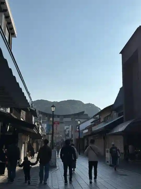 太宰府天満宮の{uncategorized: "未分類", other: "その他", undefined: "問題あり", building: "その他建物", grave: "お墓", sacred_gate: "鳥居", guardian: "狛犬", statue: "像", buddha: "仏像", history: "歴史", nature: "自然", garden: "庭園", animal: "動物", pagoda: "塔", temizu: "手水舎", mountain_gate: "山門・神門", sanctuary: "本殿・本堂", subordinate: "末社・摂社", art: "芸術", scenery: "景色", jizo: "地蔵", ema: "絵馬", goshuin: "御朱印", omikuji: "おみくじ", items: "授与品その他", amulet: "お守り", goshuincho: "御朱印帳", eats: "食事", festival: "お祭り", votive_dance: "神楽", shichigosan: "七五三参", wedding: "結婚式", experience: "体験その他", initially: "初詣", around: "周辺", anti_infection: "感染症対策"}