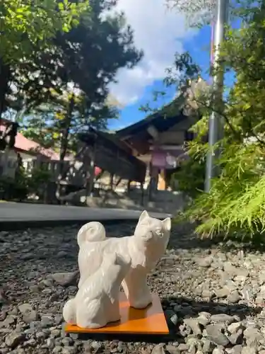 彌彦神社　(伊夜日子神社)の像