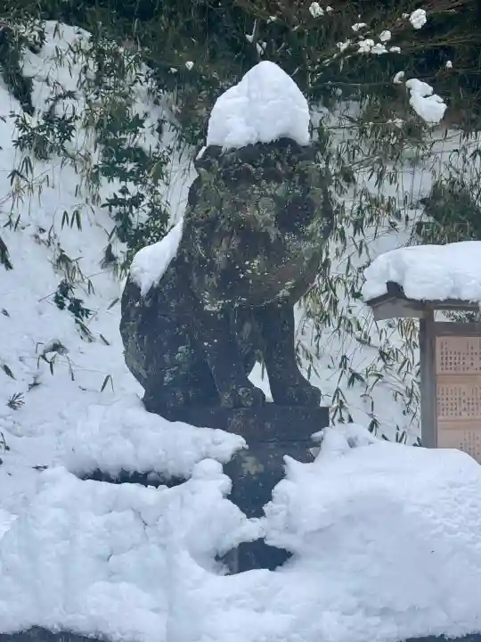 倭文神社の{uncategorized: "未分類", other: "その他", undefined: "問題あり", building: "その他建物", grave: "お墓", sacred_gate: "鳥居", guardian: "狛犬", statue: "像", buddha: "仏像", history: "歴史", nature: "自然", garden: "庭園", animal: "動物", pagoda: "塔", temizu: "手水舎", mountain_gate: "山門・神門", sanctuary: "本殿・本堂", subordinate: "末社・摂社", art: "芸術", scenery: "景色", jizo: "地蔵", ema: "絵馬", goshuin: "御朱印", omikuji: "おみくじ", items: "授与品その他", amulet: "お守り", goshuincho: "御朱印帳", eats: "食事", festival: "お祭り", votive_dance: "神楽", shichigosan: "七五三参", wedding: "結婚式", experience: "体験その他", initially: "初詣", around: "周辺", anti_infection: "感染症対策"}