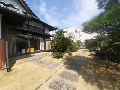 専光寺の{uncategorized: "未分類", other: "その他", undefined: "問題あり", building: "その他建物", grave: "お墓", sacred_gate: "鳥居", guardian: "狛犬", statue: "像", buddha: "仏像", history: "歴史", nature: "自然", garden: "庭園", animal: "動物", pagoda: "塔", temizu: "手水舎", mountain_gate: "山門・神門", sanctuary: "本殿・本堂", subordinate: "末社・摂社", art: "芸術", scenery: "景色", jizo: "地蔵", ema: "絵馬", goshuin: "御朱印", omikuji: "おみくじ", items: "授与品その他", amulet: "お守り", goshuincho: "御朱印帳", eats: "食事", festival: "お祭り", votive_dance: "神楽", shichigosan: "七五三参", wedding: "結婚式", experience: "体験その他", initially: "初詣", around: "周辺", anti_infection: "感染症対策"}