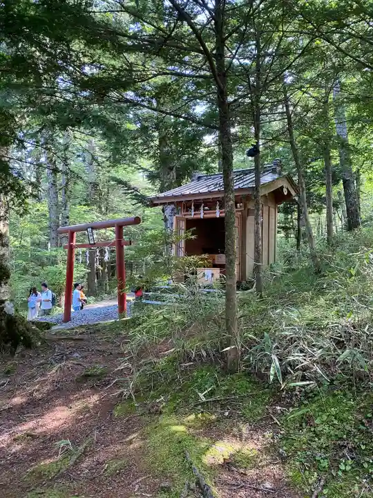 新屋山神社奥宮(山梨県)