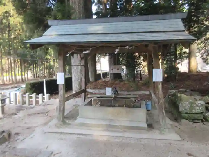 室生龍穴神社の手水舎