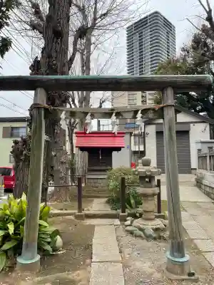 橋戸稲荷神社の{uncategorized: "未分類", other: "その他", undefined: "問題あり", building: "その他建物", grave: "お墓", sacred_gate: "鳥居", guardian: "狛犬", statue: "像", buddha: "仏像", history: "歴史", nature: "自然", garden: "庭園", animal: "動物", pagoda: "塔", temizu: "手水舎", mountain_gate: "山門・神門", sanctuary: "本殿・本堂", subordinate: "末社・摂社", art: "芸術", scenery: "景色", jizo: "地蔵", ema: "絵馬", goshuin: "御朱印", omikuji: "おみくじ", items: "授与品その他", amulet: "お守り", goshuincho: "御朱印帳", eats: "食事", festival: "お祭り", votive_dance: "神楽", shichigosan: "七五三参", wedding: "結婚式", experience: "体験その他", initially: "初詣", around: "周辺", anti_infection: "感染症対策"}