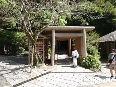 銭洗弁財天宇賀福神社(神奈川県)