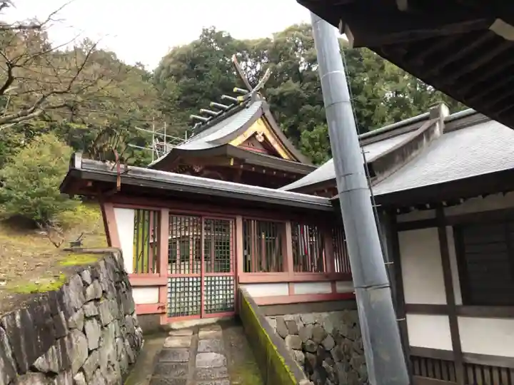 岡田國神社の本殿・本堂