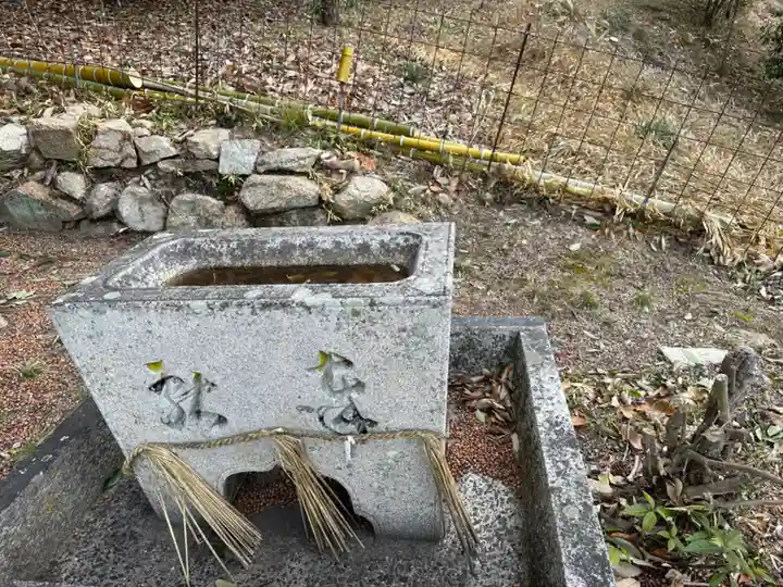 足次神社の手水舎
