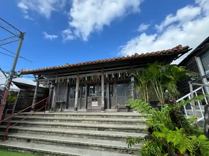 沖宮の本殿・本堂