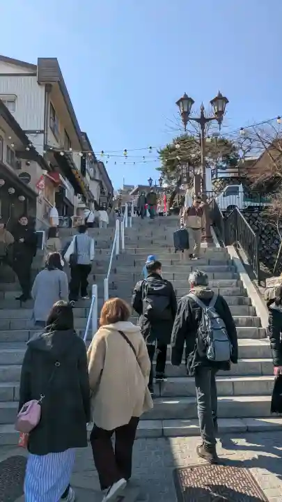 伊香保神社の{uncategorized: "未分類", other: "その他", undefined: "問題あり", building: "その他建物", grave: "お墓", sacred_gate: "鳥居", guardian: "狛犬", statue: "像", buddha: "仏像", history: "歴史", nature: "自然", garden: "庭園", animal: "動物", pagoda: "塔", temizu: "手水舎", mountain_gate: "山門・神門", sanctuary: "本殿・本堂", subordinate: "末社・摂社", art: "芸術", scenery: "景色", jizo: "地蔵", ema: "絵馬", goshuin: "御朱印", omikuji: "おみくじ", items: "授与品その他", amulet: "お守り", goshuincho: "御朱印帳", eats: "食事", festival: "お祭り", votive_dance: "神楽", shichigosan: "七五三参", wedding: "結婚式", experience: "体験その他", initially: "初詣", around: "周辺", anti_infection: "感染症対策"}