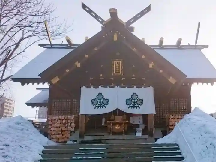 札幌諏訪神社の本殿・本堂