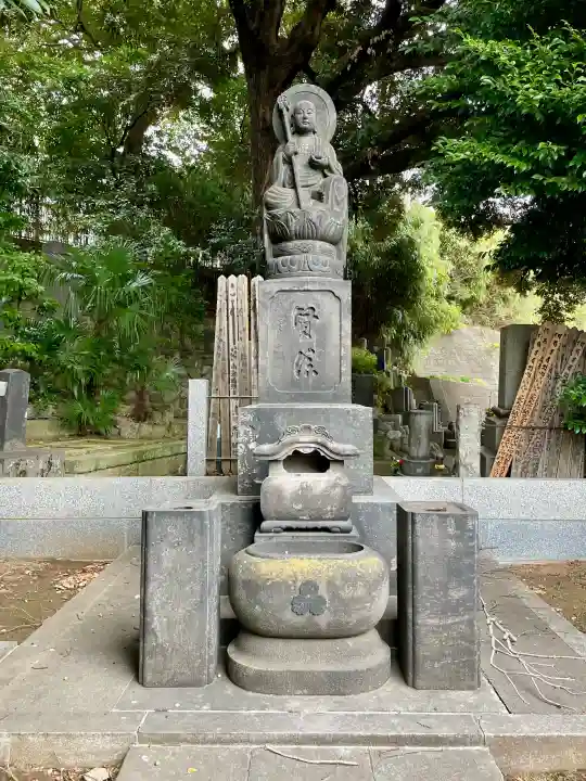 與楽寺の{uncategorized: "未分類", other: "その他", undefined: "問題あり", building: "その他建物", grave: "お墓", sacred_gate: "鳥居", guardian: "狛犬", statue: "像", buddha: "仏像", history: "歴史", nature: "自然", garden: "庭園", animal: "動物", pagoda: "塔", temizu: "手水舎", mountain_gate: "山門・神門", sanctuary: "本殿・本堂", subordinate: "末社・摂社", art: "芸術", scenery: "景色", jizo: "地蔵", ema: "絵馬", goshuin: "御朱印", omikuji: "おみくじ", items: "授与品その他", amulet: "お守り", goshuincho: "御朱印帳", eats: "食事", festival: "お祭り", votive_dance: "神楽", shichigosan: "七五三参", wedding: "結婚式", experience: "体験その他", initially: "初詣", around: "周辺", anti_infection: "感染症対策"}