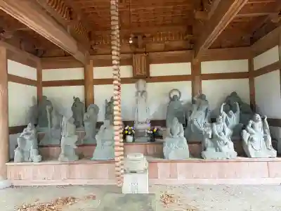 安養寺の{uncategorized: "未分類", other: "その他", undefined: "問題あり", building: "その他建物", grave: "お墓", sacred_gate: "鳥居", guardian: "狛犬", statue: "像", buddha: "仏像", history: "歴史", nature: "自然", garden: "庭園", animal: "動物", pagoda: "塔", temizu: "手水舎", mountain_gate: "山門・神門", sanctuary: "本殿・本堂", subordinate: "末社・摂社", art: "芸術", scenery: "景色", jizo: "地蔵", ema: "絵馬", goshuin: "御朱印", omikuji: "おみくじ", items: "授与品その他", amulet: "お守り", goshuincho: "御朱印帳", eats: "食事", festival: "お祭り", votive_dance: "神楽", shichigosan: "七五三参", wedding: "結婚式", experience: "体験その他", initially: "初詣", around: "周辺", anti_infection: "感染症対策"}