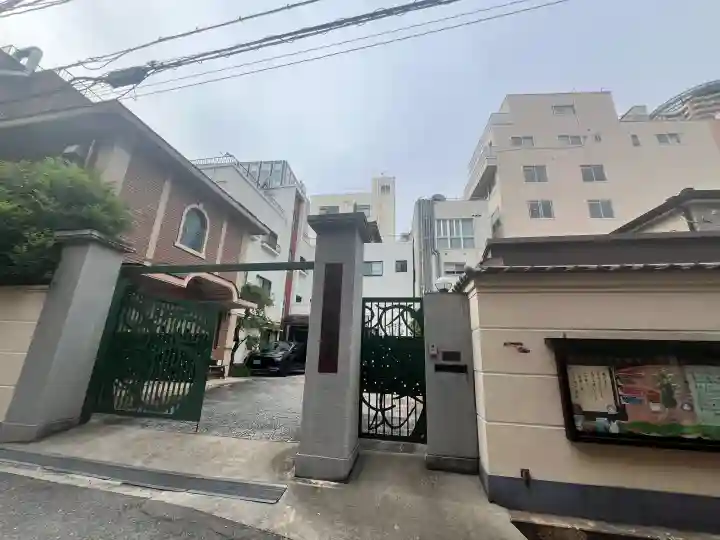 真覚寺の{uncategorized: "未分類", other: "その他", undefined: "問題あり", building: "その他建物", grave: "お墓", sacred_gate: "鳥居", guardian: "狛犬", statue: "像", buddha: "仏像", history: "歴史", nature: "自然", garden: "庭園", animal: "動物", pagoda: "塔", temizu: "手水舎", mountain_gate: "山門・神門", sanctuary: "本殿・本堂", subordinate: "末社・摂社", art: "芸術", scenery: "景色", jizo: "地蔵", ema: "絵馬", goshuin: "御朱印", omikuji: "おみくじ", items: "授与品その他", amulet: "お守り", goshuincho: "御朱印帳", eats: "食事", festival: "お祭り", votive_dance: "神楽", shichigosan: "七五三参", wedding: "結婚式", experience: "体験その他", initially: "初詣", around: "周辺", anti_infection: "感染症対策"}