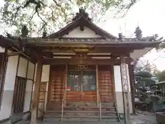 日行寺の本殿