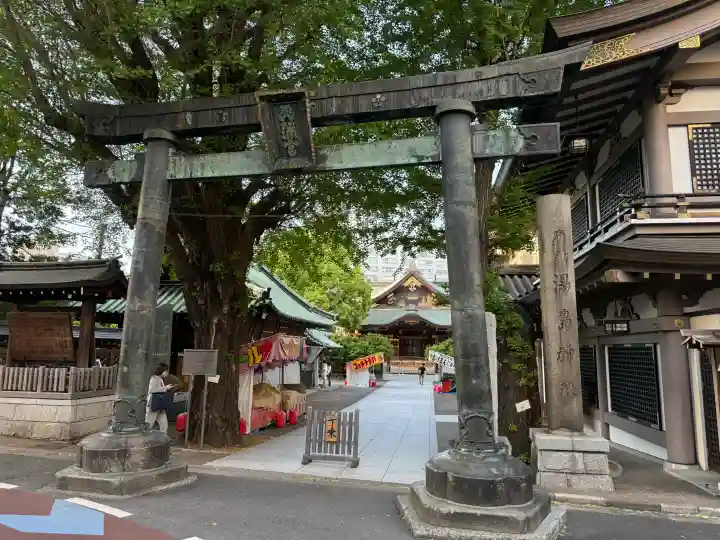 湯島天満宮の{uncategorized: "未分類", other: "その他", undefined: "問題あり", building: "その他建物", grave: "お墓", sacred_gate: "鳥居", guardian: "狛犬", statue: "像", buddha: "仏像", history: "歴史", nature: "自然", garden: "庭園", animal: "動物", pagoda: "塔", temizu: "手水舎", mountain_gate: "山門・神門", sanctuary: "本殿・本堂", subordinate: "末社・摂社", art: "芸術", scenery: "景色", jizo: "地蔵", ema: "絵馬", goshuin: "御朱印", omikuji: "おみくじ", items: "授与品その他", amulet: "お守り", goshuincho: "御朱印帳", eats: "食事", festival: "お祭り", votive_dance: "神楽", shichigosan: "七五三参", wedding: "結婚式", experience: "体験その他", initially: "初詣", around: "周辺", anti_infection: "感染症対策"}