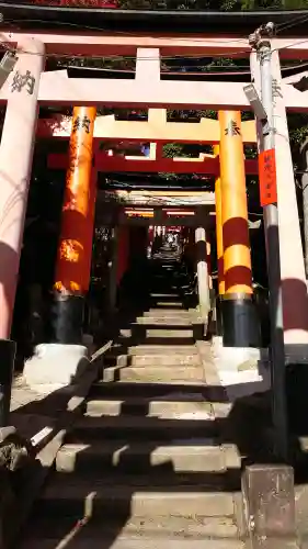 伏見稲荷大社の{uncategorized: "未分類", other: "その他", undefined: "問題あり", building: "その他建物", grave: "お墓", sacred_gate: "鳥居", guardian: "狛犬", statue: "像", buddha: "仏像", history: "歴史", nature: "自然", garden: "庭園", animal: "動物", pagoda: "塔", temizu: "手水舎", mountain_gate: "山門・神門", sanctuary: "本殿・本堂", subordinate: "末社・摂社", art: "芸術", scenery: "景色", jizo: "地蔵", ema: "絵馬", goshuin: "御朱印", omikuji: "おみくじ", items: "授与品その他", amulet: "お守り", goshuincho: "御朱印帳", eats: "食事", festival: "お祭り", votive_dance: "神楽", shichigosan: "七五三参", wedding: "結婚式", experience: "体験その他", initially: "初詣", around: "周辺", anti_infection: "感染症対策"}