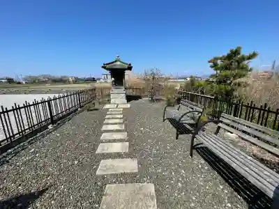 大谷吉継の首塚地蔵の{uncategorized: "未分類", other: "その他", undefined: "問題あり", building: "その他建物", grave: "お墓", sacred_gate: "鳥居", guardian: "狛犬", statue: "像", buddha: "仏像", history: "歴史", nature: "自然", garden: "庭園", animal: "動物", pagoda: "塔", temizu: "手水舎", mountain_gate: "山門・神門", sanctuary: "本殿・本堂", subordinate: "末社・摂社", art: "芸術", scenery: "景色", jizo: "地蔵", ema: "絵馬", goshuin: "御朱印", omikuji: "おみくじ", items: "授与品その他", amulet: "お守り", goshuincho: "御朱印帳", eats: "食事", festival: "お祭り", votive_dance: "神楽", shichigosan: "七五三参", wedding: "結婚式", experience: "体験その他", initially: "初詣", around: "周辺", anti_infection: "感染症対策"}