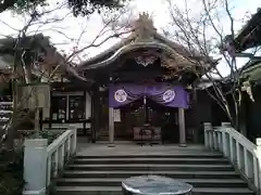 泉増院の本殿