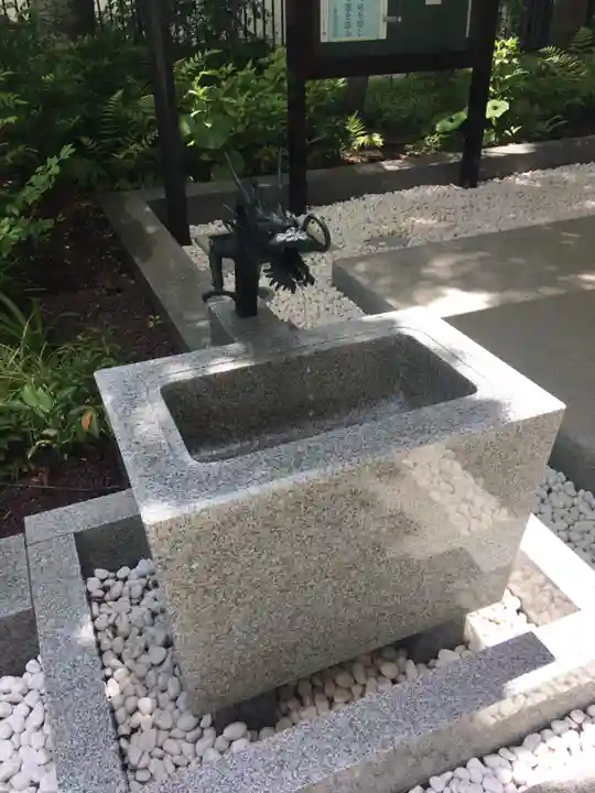 葺城稲荷神社の手水舎