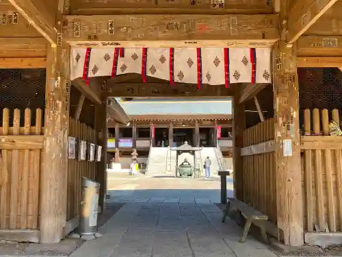 高蔵寺の山門