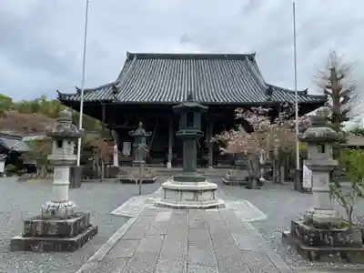穴太寺の本殿・本堂