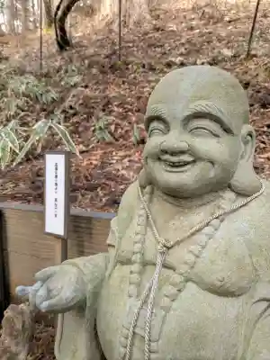 日光二荒山神社の{uncategorized: "未分類", other: "その他", undefined: "問題あり", building: "その他建物", grave: "お墓", sacred_gate: "鳥居", guardian: "狛犬", statue: "像", buddha: "仏像", history: "歴史", nature: "自然", garden: "庭園", animal: "動物", pagoda: "塔", temizu: "手水舎", mountain_gate: "山門・神門", sanctuary: "本殿・本堂", subordinate: "末社・摂社", art: "芸術", scenery: "景色", jizo: "地蔵", ema: "絵馬", goshuin: "御朱印", omikuji: "おみくじ", items: "授与品その他", amulet: "お守り", goshuincho: "御朱印帳", eats: "食事", festival: "お祭り", votive_dance: "神楽", shichigosan: "七五三参", wedding: "結婚式", experience: "体験その他", initially: "初詣", around: "周辺", anti_infection: "感染症対策"}