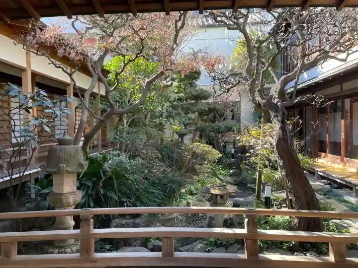 西教寺の{uncategorized: "未分類", other: "その他", undefined: "問題あり", building: "その他建物", grave: "お墓", sacred_gate: "鳥居", guardian: "狛犬", statue: "像", buddha: "仏像", history: "歴史", nature: "自然", garden: "庭園", animal: "動物", pagoda: "塔", temizu: "手水舎", mountain_gate: "山門・神門", sanctuary: "本殿・本堂", subordinate: "末社・摂社", art: "芸術", scenery: "景色", jizo: "地蔵", ema: "絵馬", goshuin: "御朱印", omikuji: "おみくじ", items: "授与品その他", amulet: "お守り", goshuincho: "御朱印帳", eats: "食事", festival: "お祭り", votive_dance: "神楽", shichigosan: "七五三参", wedding: "結婚式", experience: "体験その他", initially: "初詣", around: "周辺", anti_infection: "感染症対策"}