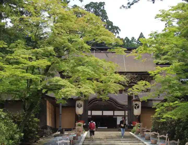高野山金剛峯寺の山門・神門