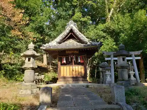 八雲神社(緑町)の末社