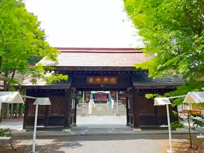 蘆別神社の山門・神門