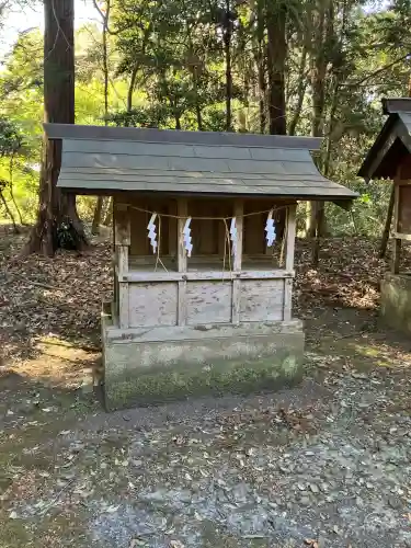 鴨鳥五所神社の{uncategorized: "未分類", other: "その他", undefined: "問題あり", building: "その他建物", grave: "お墓", sacred_gate: "鳥居", guardian: "狛犬", statue: "像", buddha: "仏像", history: "歴史", nature: "自然", garden: "庭園", animal: "動物", pagoda: "塔", temizu: "手水舎", mountain_gate: "山門・神門", sanctuary: "本殿・本堂", subordinate: "末社・摂社", art: "芸術", scenery: "景色", jizo: "地蔵", ema: "絵馬", goshuin: "御朱印", omikuji: "おみくじ", items: "授与品その他", amulet: "お守り", goshuincho: "御朱印帳", eats: "食事", festival: "お祭り", votive_dance: "神楽", shichigosan: "七五三参", wedding: "結婚式", experience: "体験その他", initially: "初詣", around: "周辺", anti_infection: "感染症対策"}