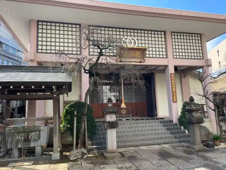 聖輪寺の{uncategorized: "未分類", other: "その他", undefined: "問題あり", building: "その他建物", grave: "お墓", sacred_gate: "鳥居", guardian: "狛犬", statue: "像", buddha: "仏像", history: "歴史", nature: "自然", garden: "庭園", animal: "動物", pagoda: "塔", temizu: "手水舎", mountain_gate: "山門・神門", sanctuary: "本殿・本堂", subordinate: "末社・摂社", art: "芸術", scenery: "景色", jizo: "地蔵", ema: "絵馬", goshuin: "御朱印", omikuji: "おみくじ", items: "授与品その他", amulet: "お守り", goshuincho: "御朱印帳", eats: "食事", festival: "お祭り", votive_dance: "神楽", shichigosan: "七五三参", wedding: "結婚式", experience: "体験その他", initially: "初詣", around: "周辺", anti_infection: "感染症対策"}