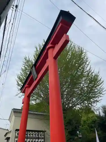川越熊野神社の{uncategorized: "未分類", other: "その他", undefined: "問題あり", building: "その他建物", grave: "お墓", sacred_gate: "鳥居", guardian: "狛犬", statue: "像", buddha: "仏像", history: "歴史", nature: "自然", garden: "庭園", animal: "動物", pagoda: "塔", temizu: "手水舎", mountain_gate: "山門・神門", sanctuary: "本殿・本堂", subordinate: "末社・摂社", art: "芸術", scenery: "景色", jizo: "地蔵", ema: "絵馬", goshuin: "御朱印", omikuji: "おみくじ", items: "授与品その他", amulet: "お守り", goshuincho: "御朱印帳", eats: "食事", festival: "お祭り", votive_dance: "神楽", shichigosan: "七五三参", wedding: "結婚式", experience: "体験その他", initially: "初詣", around: "周辺", anti_infection: "感染症対策"}