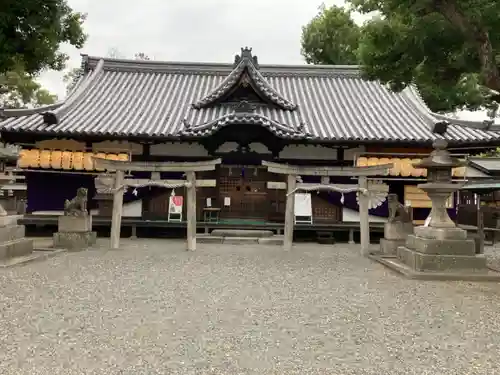 泉穴師神社の本殿