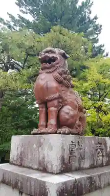 白山神社の狛犬