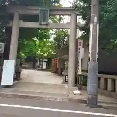 銀杏岡八幡神社の鳥居