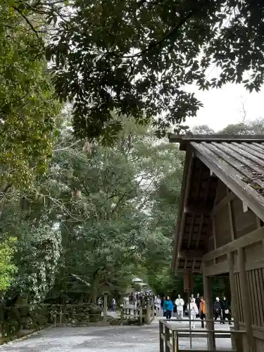 伊勢神宮内宮（皇大神宮）の{uncategorized: "未分類", other: "その他", undefined: "問題あり", building: "その他建物", grave: "お墓", sacred_gate: "鳥居", guardian: "狛犬", statue: "像", buddha: "仏像", history: "歴史", nature: "自然", garden: "庭園", animal: "動物", pagoda: "塔", temizu: "手水舎", mountain_gate: "山門・神門", sanctuary: "本殿・本堂", subordinate: "末社・摂社", art: "芸術", scenery: "景色", jizo: "地蔵", ema: "絵馬", goshuin: "御朱印", omikuji: "おみくじ", items: "授与品その他", amulet: "お守り", goshuincho: "御朱印帳", eats: "食事", festival: "お祭り", votive_dance: "神楽", shichigosan: "七五三参", wedding: "結婚式", experience: "体験その他", initially: "初詣", around: "周辺", anti_infection: "感染症対策"}