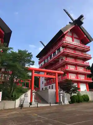 宝徳山稲荷大社の本殿・本堂