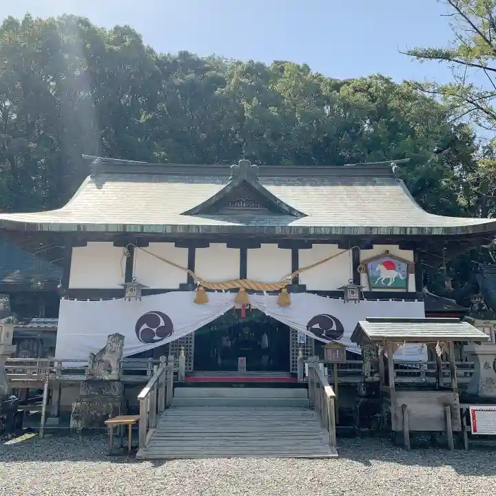 闘鶏神社の{uncategorized: "未分類", other: "その他", undefined: "問題あり", building: "その他建物", grave: "お墓", sacred_gate: "鳥居", guardian: "狛犬", statue: "像", buddha: "仏像", history: "歴史", nature: "自然", garden: "庭園", animal: "動物", pagoda: "塔", temizu: "手水舎", mountain_gate: "山門・神門", sanctuary: "本殿・本堂", subordinate: "末社・摂社", art: "芸術", scenery: "景色", jizo: "地蔵", ema: "絵馬", goshuin: "御朱印", omikuji: "おみくじ", items: "授与品その他", amulet: "お守り", goshuincho: "御朱印帳", eats: "食事", festival: "お祭り", votive_dance: "神楽", shichigosan: "七五三参", wedding: "結婚式", experience: "体験その他", initially: "初詣", around: "周辺", anti_infection: "感染症対策"}