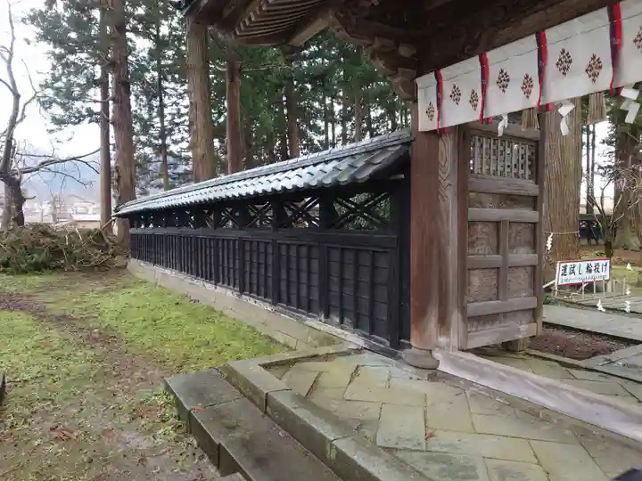 守りの神 藤基神社(新潟県)