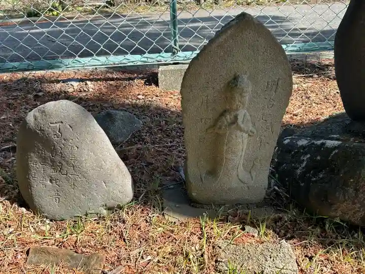 諏訪神社の{uncategorized: "未分類", other: "その他", undefined: "問題あり", building: "その他建物", grave: "お墓", sacred_gate: "鳥居", guardian: "狛犬", statue: "像", buddha: "仏像", history: "歴史", nature: "自然", garden: "庭園", animal: "動物", pagoda: "塔", temizu: "手水舎", mountain_gate: "山門・神門", sanctuary: "本殿・本堂", subordinate: "末社・摂社", art: "芸術", scenery: "景色", jizo: "地蔵", ema: "絵馬", goshuin: "御朱印", omikuji: "おみくじ", items: "授与品その他", amulet: "お守り", goshuincho: "御朱印帳", eats: "食事", festival: "お祭り", votive_dance: "神楽", shichigosan: "七五三参", wedding: "結婚式", experience: "体験その他", initially: "初詣", around: "周辺", anti_infection: "感染症対策"}