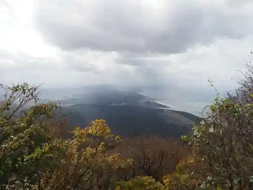 彌彦神社奥宮（御神廟）の景色