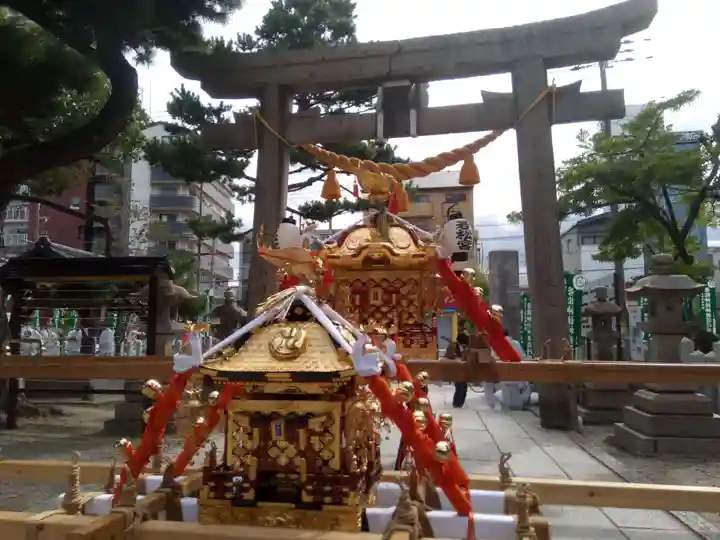 止止呂支比売命神社のお祭り