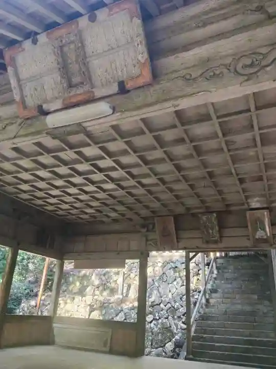 瀧神社の{uncategorized: "未分類", other: "その他", undefined: "問題あり", building: "その他建物", grave: "お墓", sacred_gate: "鳥居", guardian: "狛犬", statue: "像", buddha: "仏像", history: "歴史", nature: "自然", garden: "庭園", animal: "動物", pagoda: "塔", temizu: "手水舎", mountain_gate: "山門・神門", sanctuary: "本殿・本堂", subordinate: "末社・摂社", art: "芸術", scenery: "景色", jizo: "地蔵", ema: "絵馬", goshuin: "御朱印", omikuji: "おみくじ", items: "授与品その他", amulet: "お守り", goshuincho: "御朱印帳", eats: "食事", festival: "お祭り", votive_dance: "神楽", shichigosan: "七五三参", wedding: "結婚式", experience: "体験その他", initially: "初詣", around: "周辺", anti_infection: "感染症対策"}