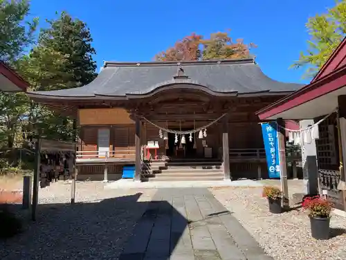 八幡秋田神社の本殿